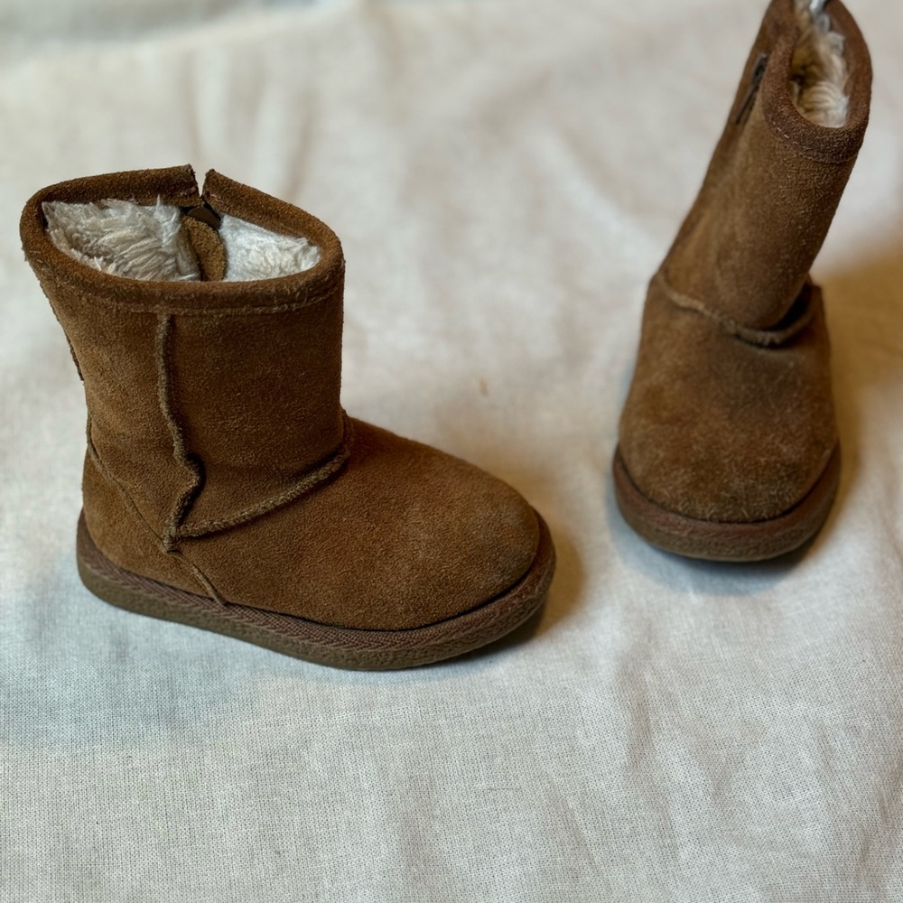 Nordstrom Brown “Ugg type” children’s boots